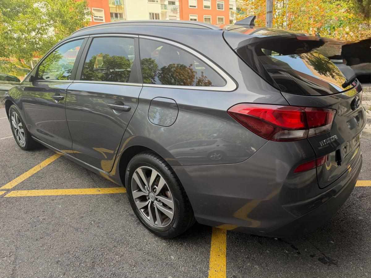 hyundai-i30-sw-2019-diesel-1598cc