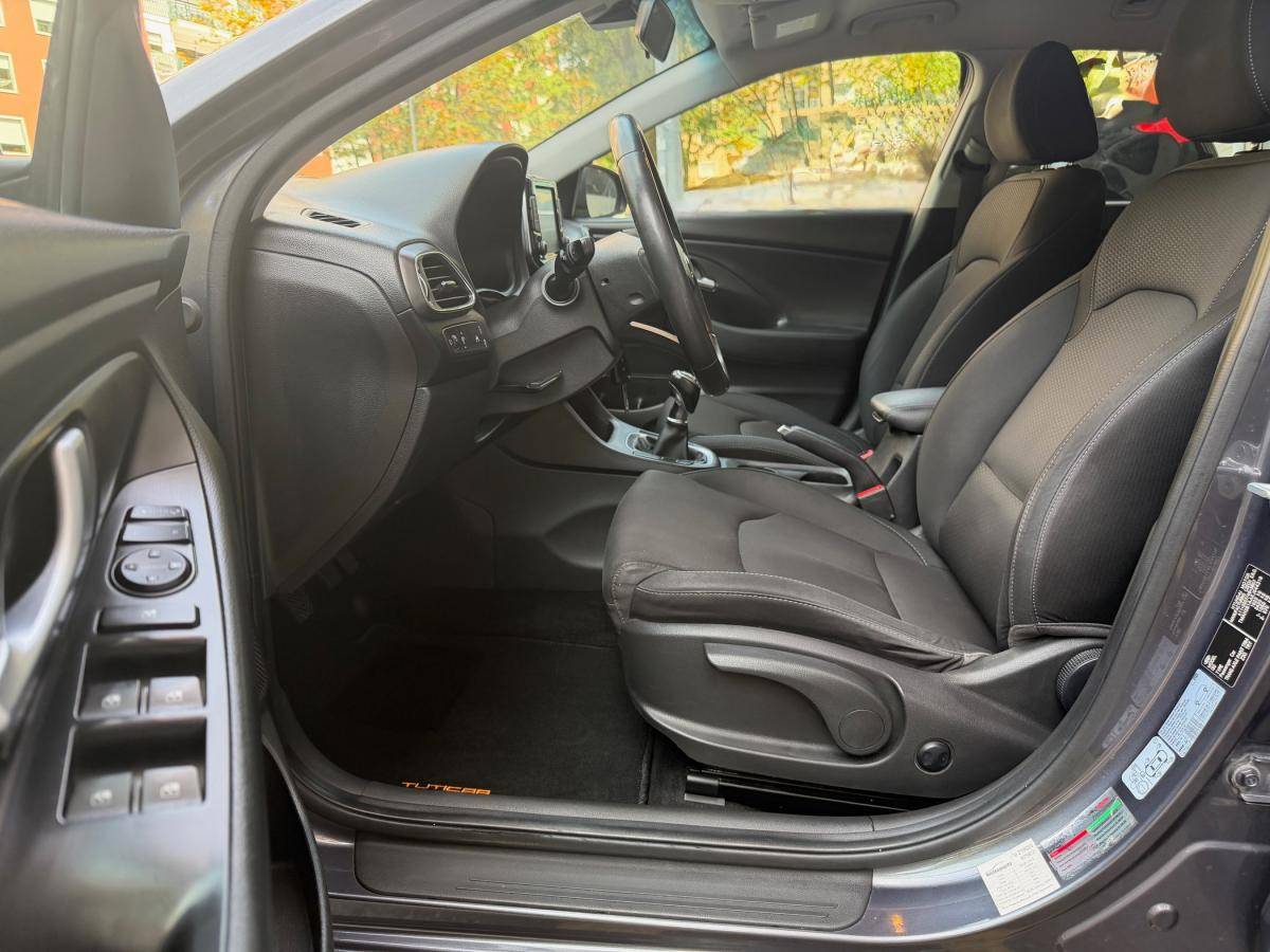 hyundai-i30-sw-2019-diesel-1598cc