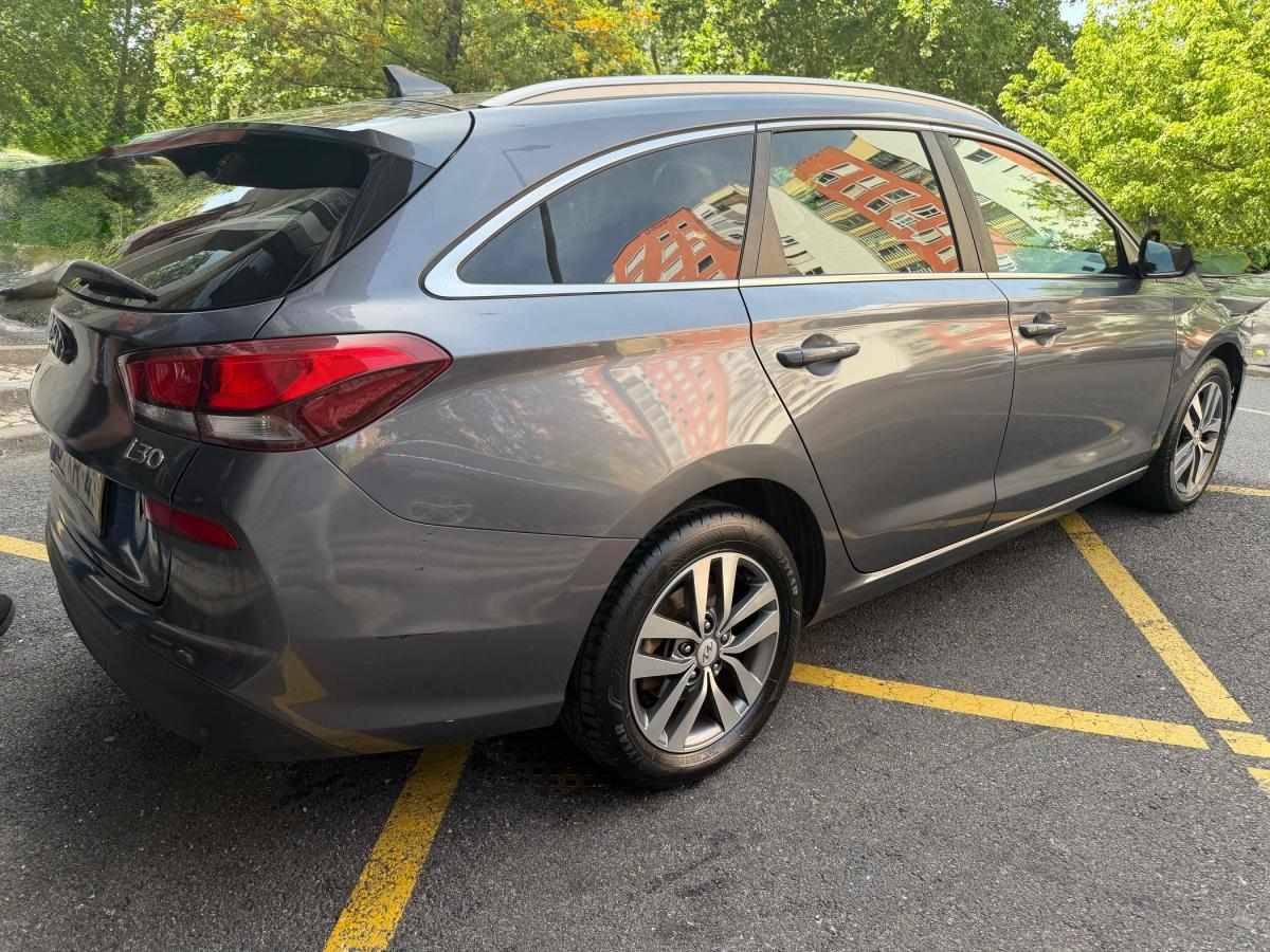 hyundai-i30-sw-2019-diesel-1598cc