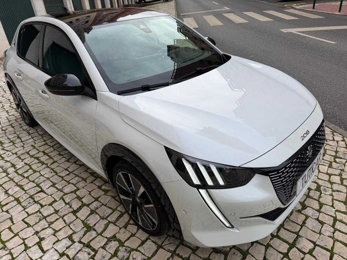 peugeot-208-2021-eletrico-500cc