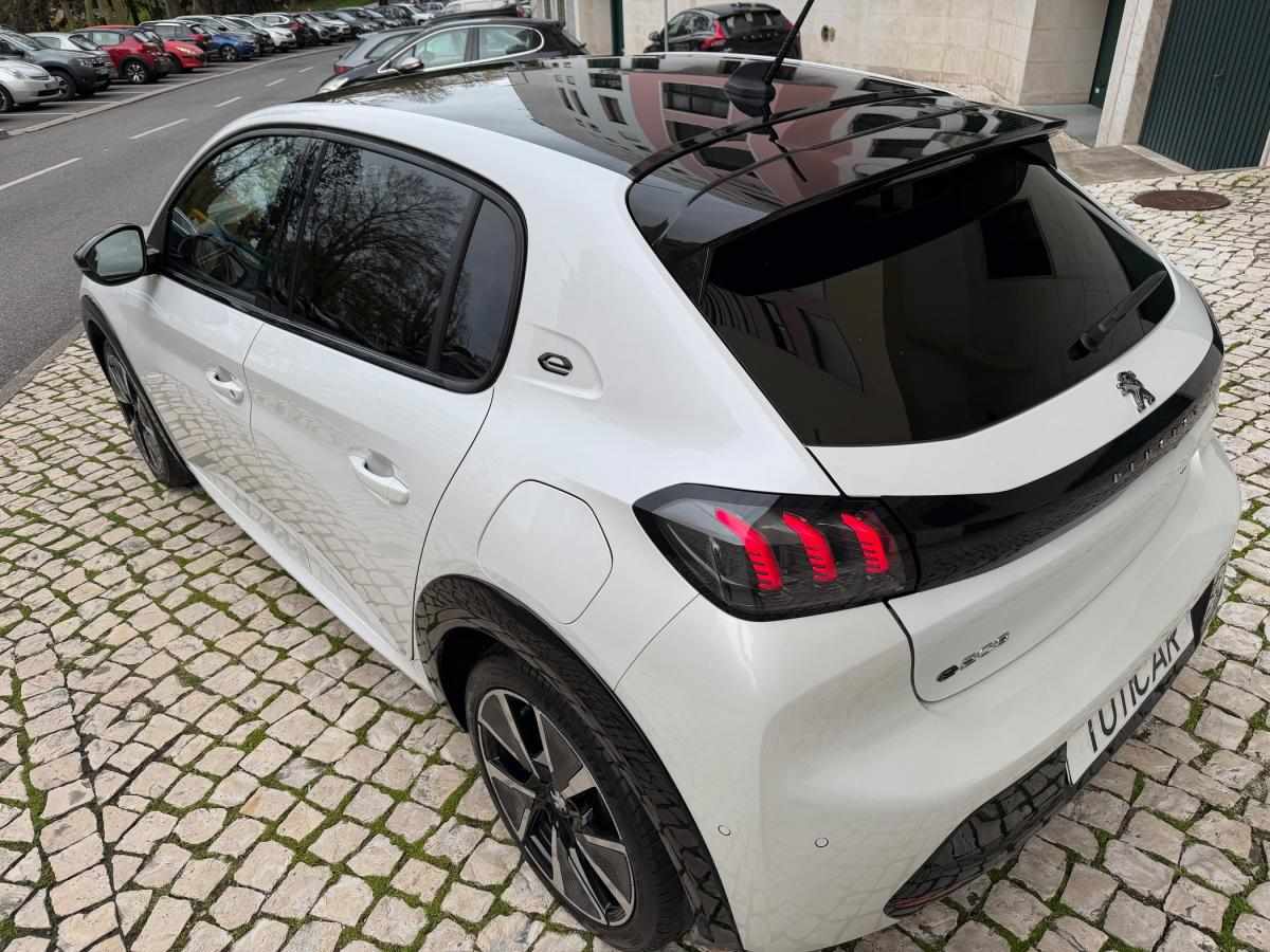 peugeot-208-2021-eletrico-500cc