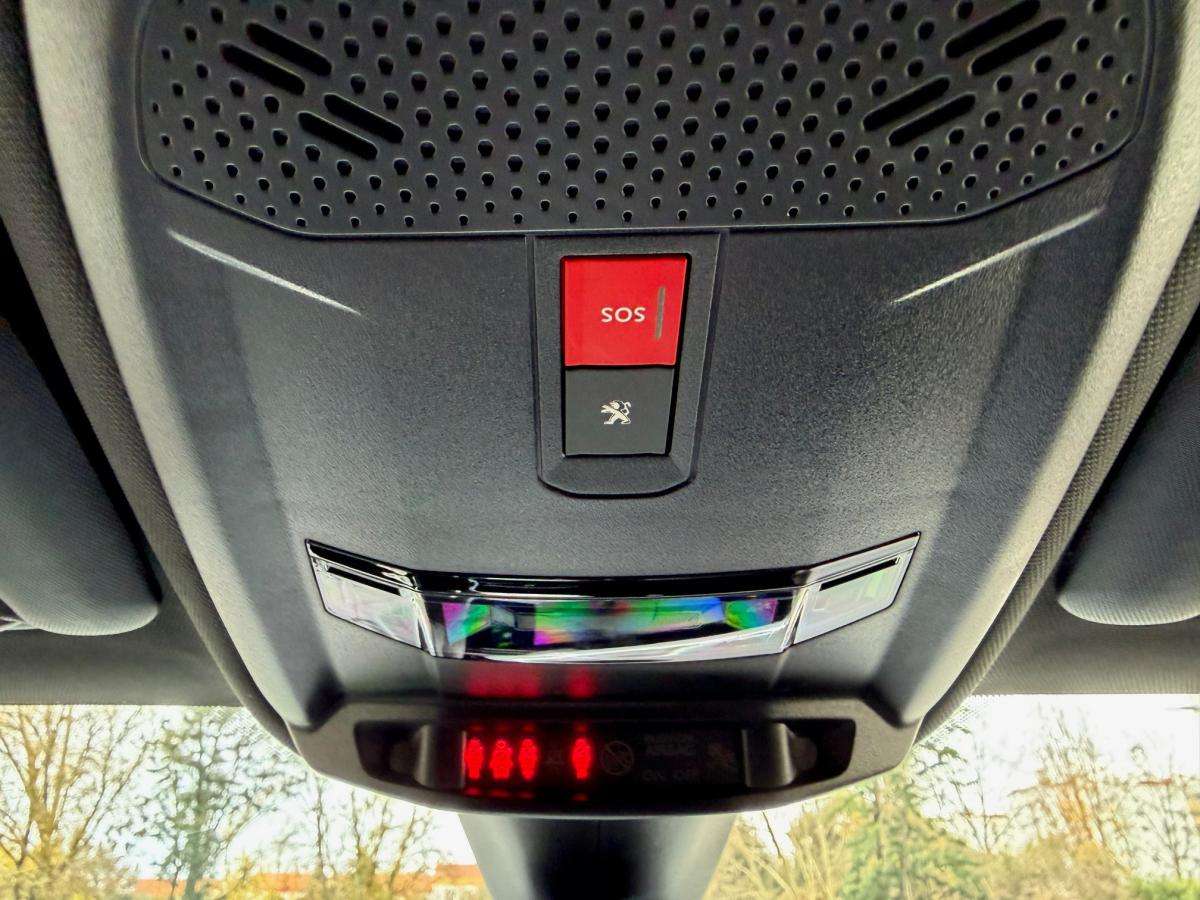 peugeot-208-2021-eletrico-500cc