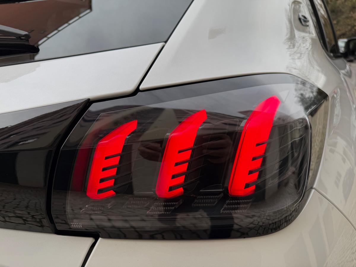 peugeot-208-2021-eletrico-500cc