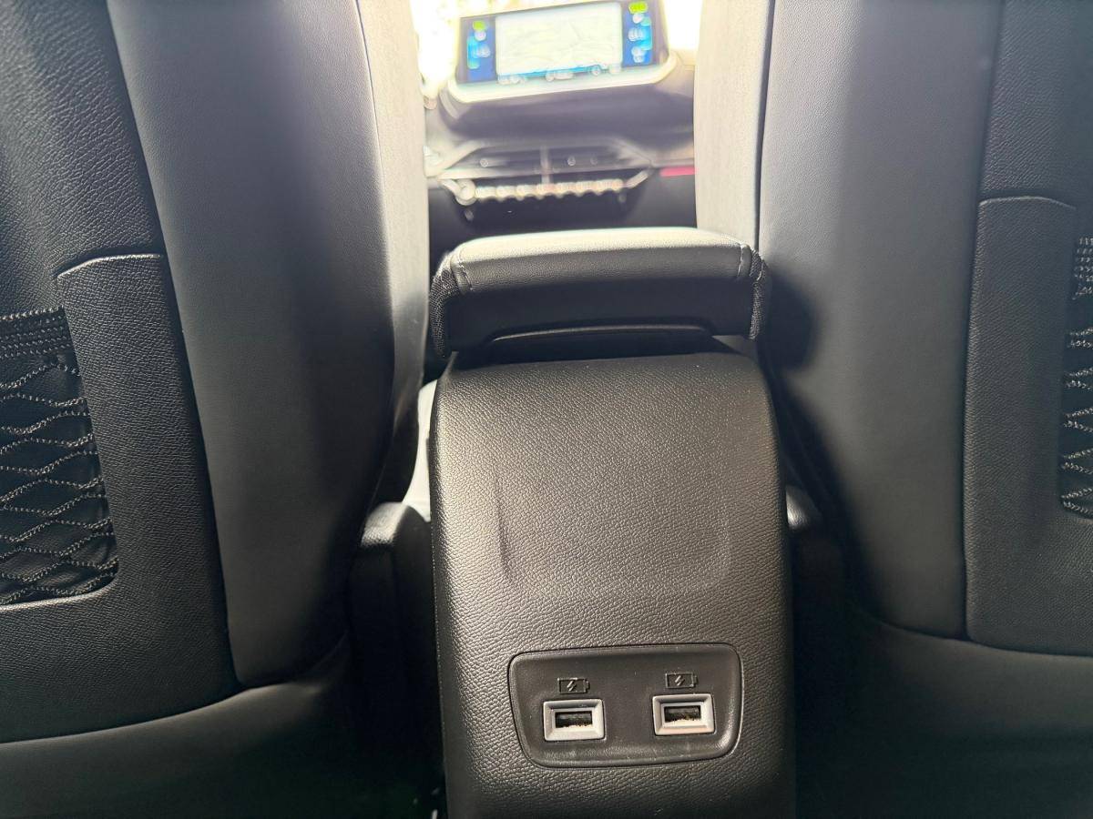 peugeot-208-2021-eletrico-500cc