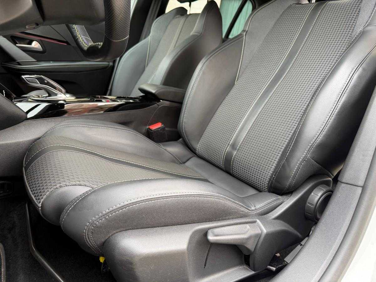 peugeot-208-2021-eletrico-500cc
