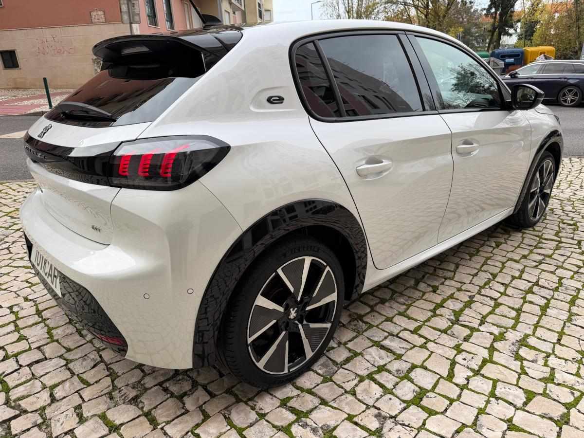 peugeot-208-2021-eletrico-500cc