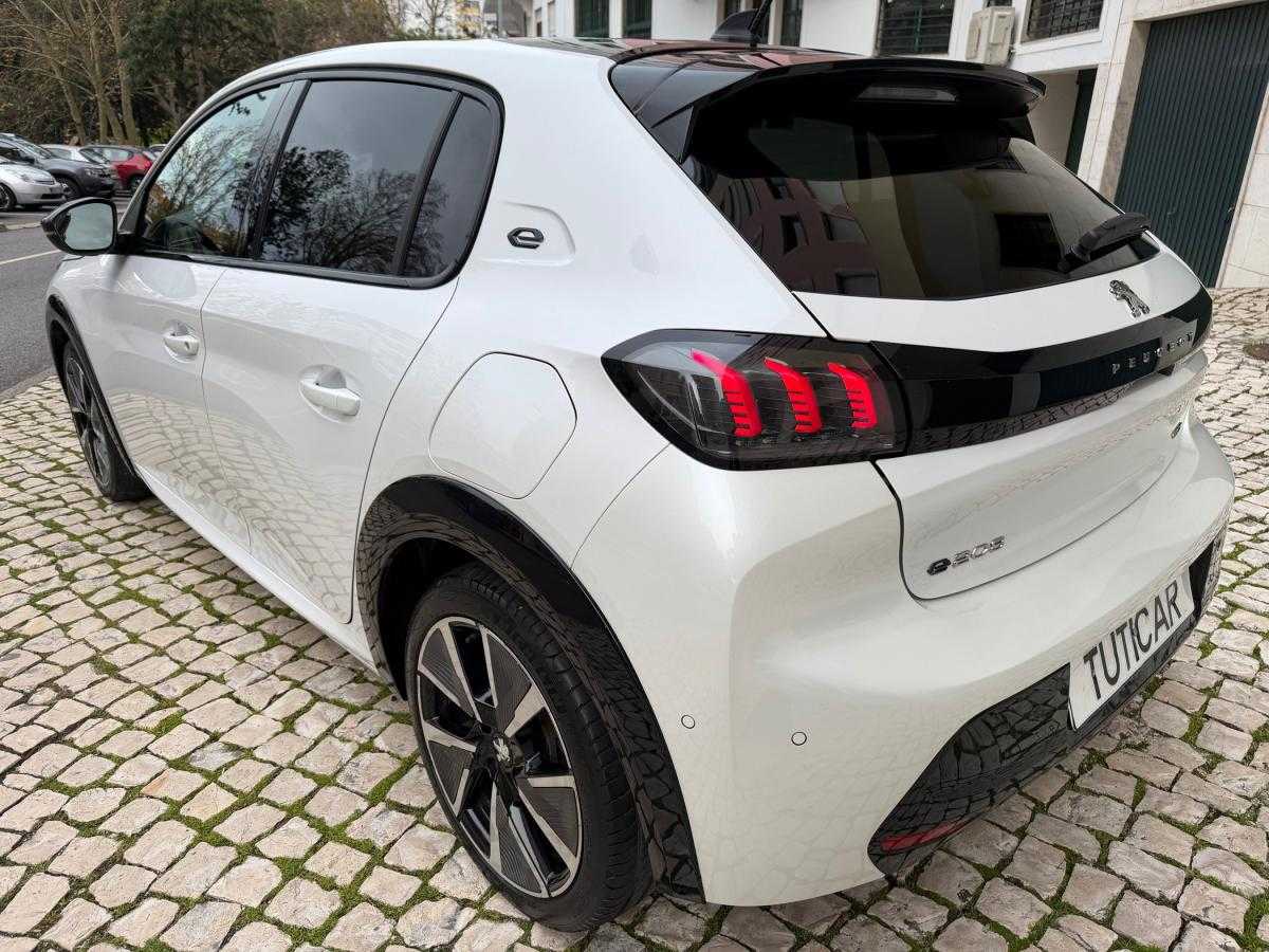 peugeot-208-2021-eletrico-500cc