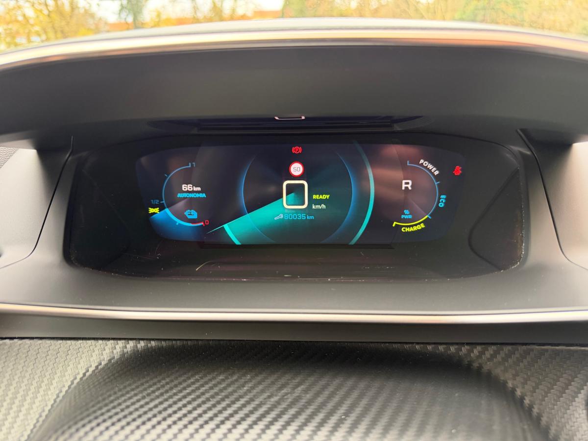 peugeot-208-2021-eletrico-500cc