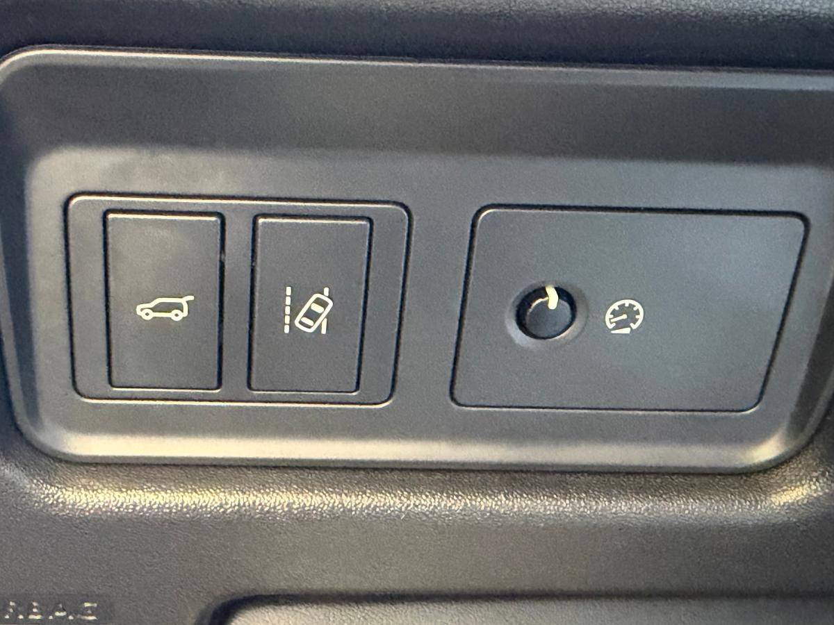 land-rover-discovery-sport-2018-diesel-1999cc