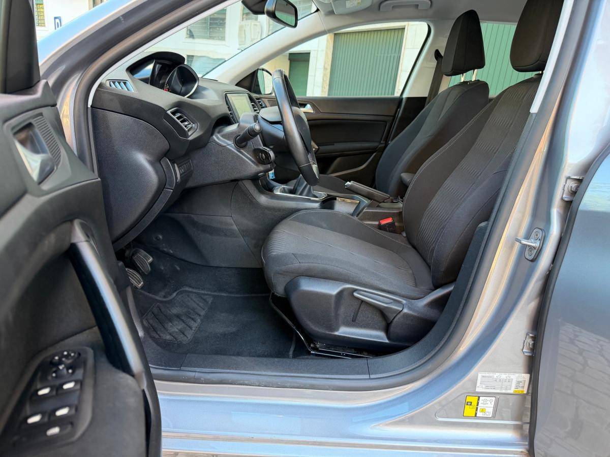 peugeot-308-2015-gasolina-1199cc