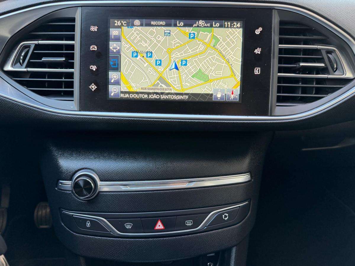 peugeot-308-2015-gasolina-1199cc
