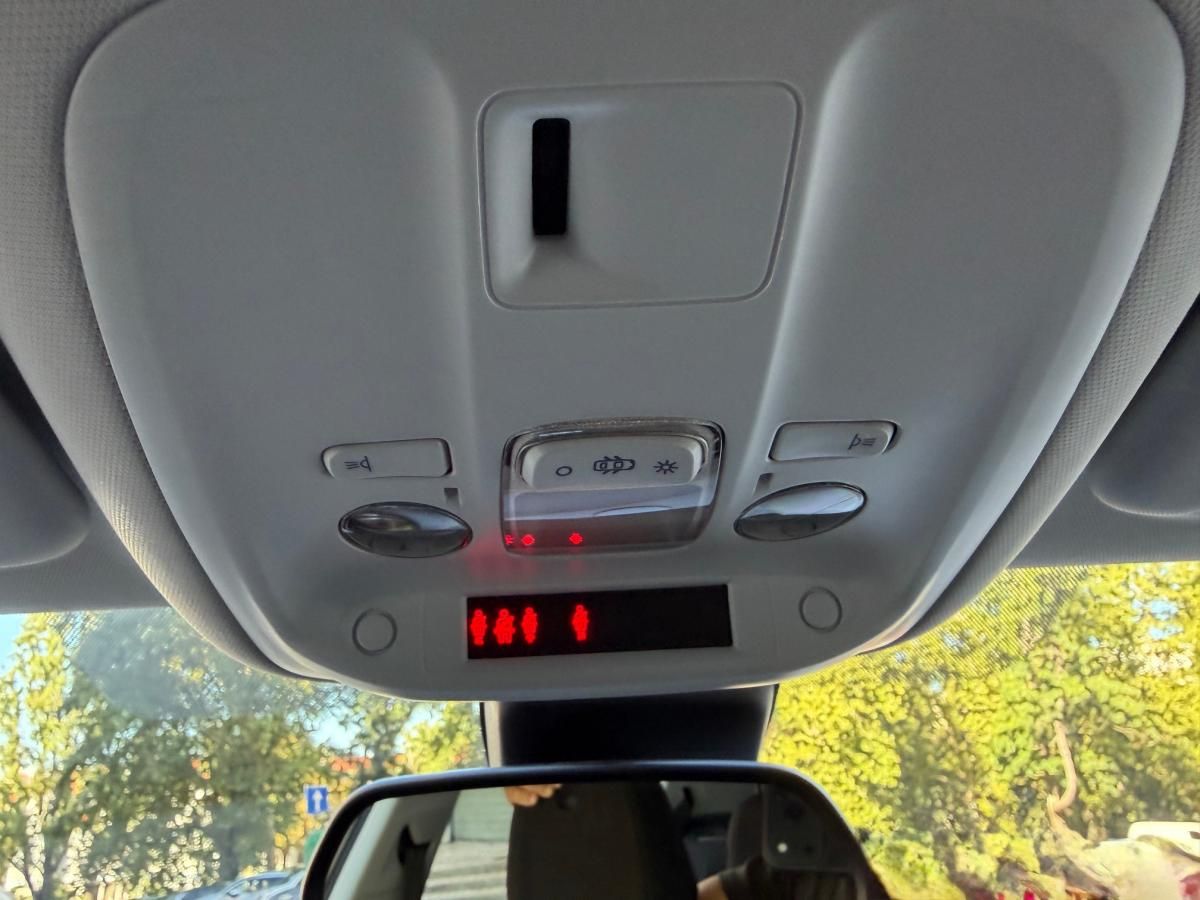 peugeot-308-2015-gasolina-1199cc
