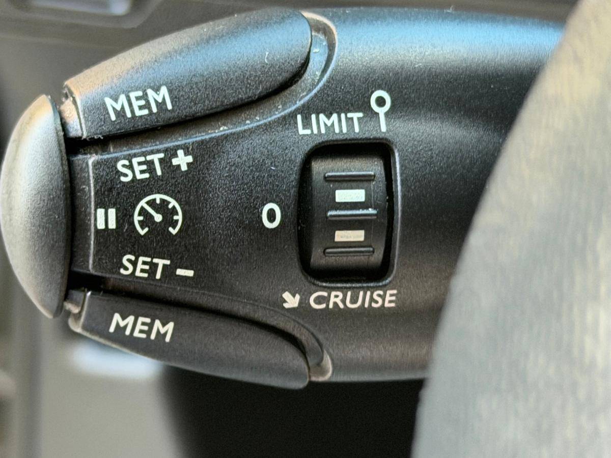 peugeot-308-2015-gasolina-1199cc