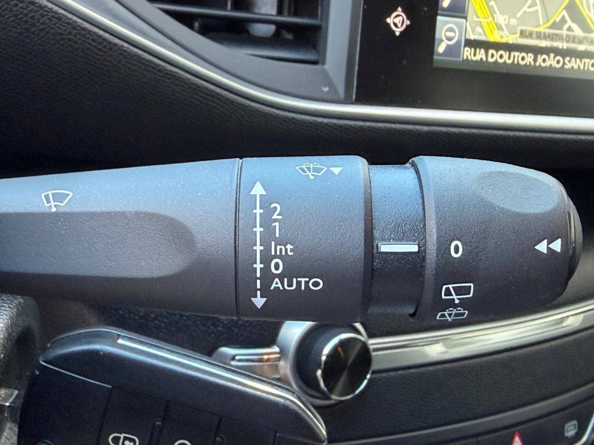 peugeot-308-2015-gasolina-1199cc