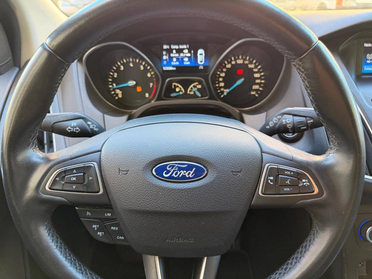 ford-focus-sw-2016-gasolina-999cc