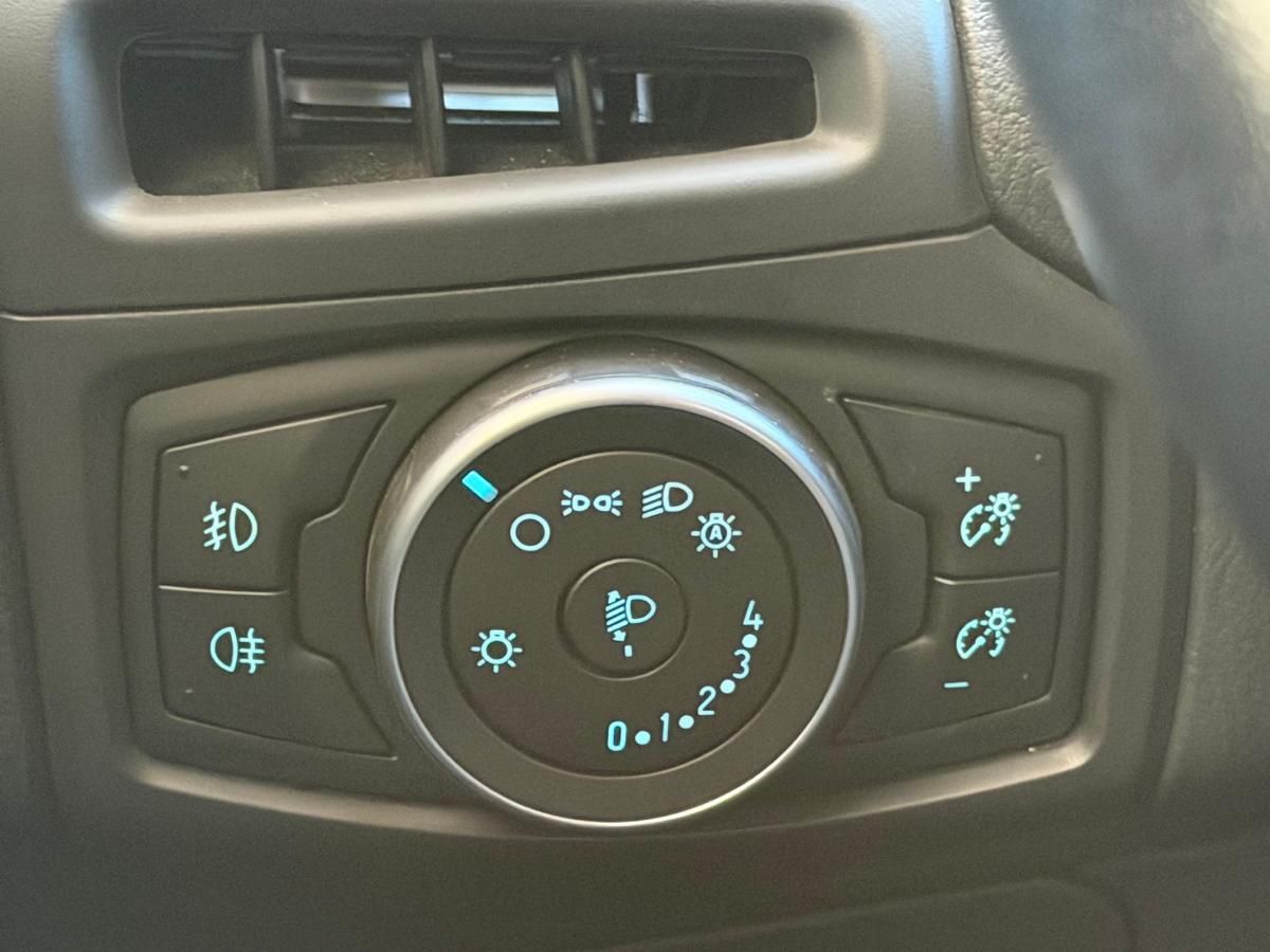 ford-focus-sw-2016-gasolina-999cc