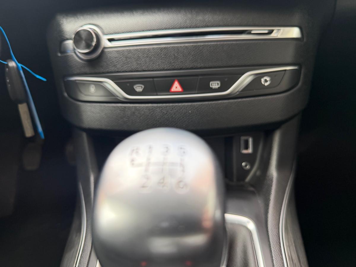 peugeot-308-2014-gasolina-1598cc