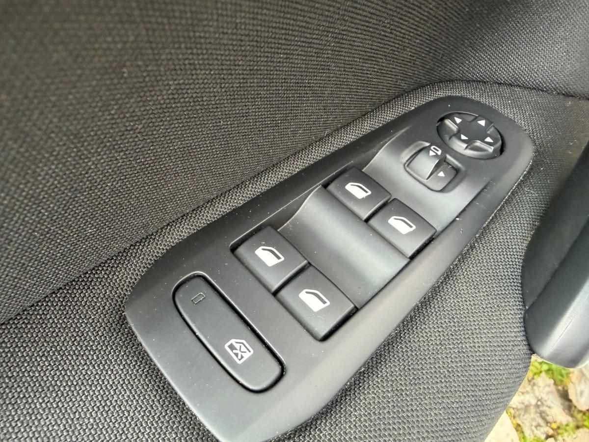 peugeot-308-2014-gasolina-1598cc