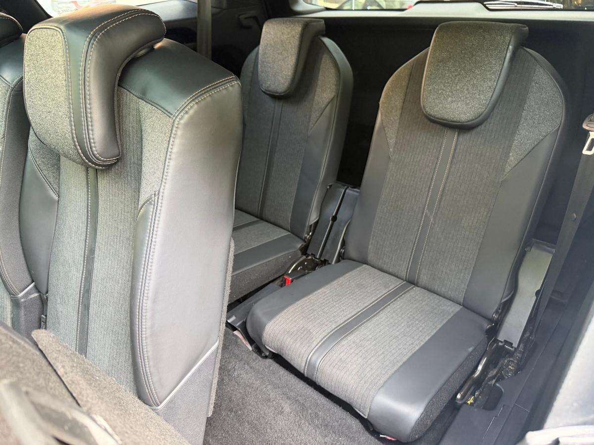 peugeot-5008-2018-diesel-1560cc