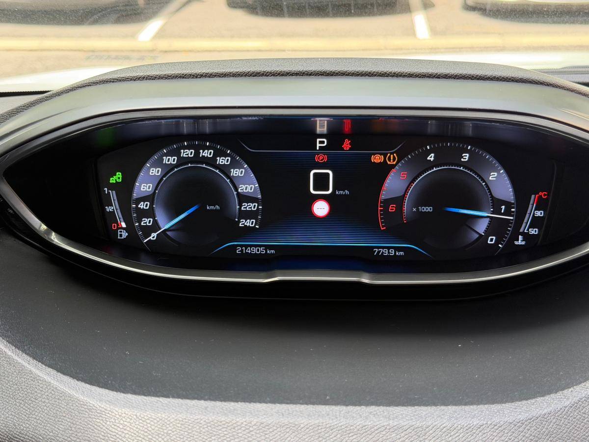 peugeot-5008-2018-diesel-1560cc