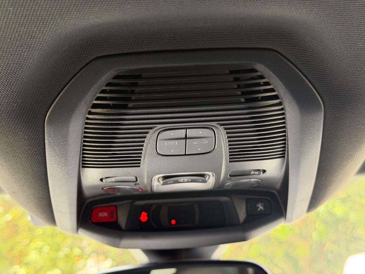 peugeot-5008-2018-diesel-1560cc
