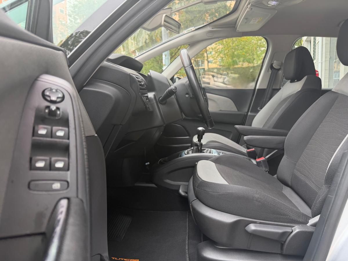 citroen-c4-grand-picasso-2015-diesel-1560cc