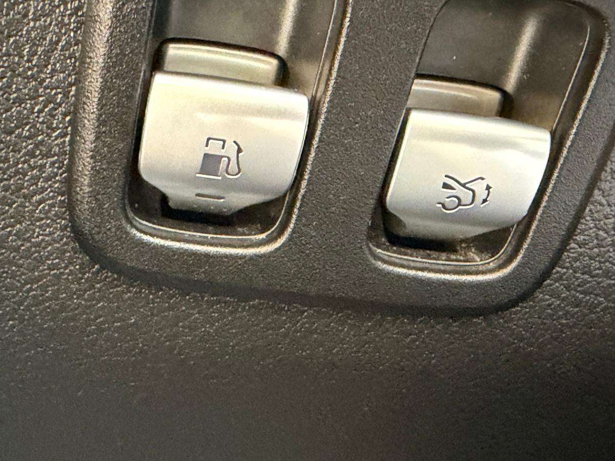 mercedes-benz-classe-c-2022-hibrido-a-gasolina-1999cc