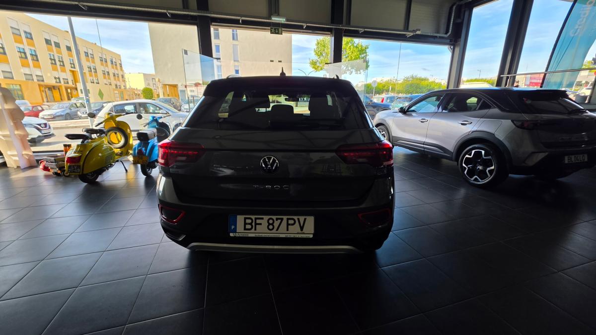 volkswagen-t-roc-2023-gasolina-999cc