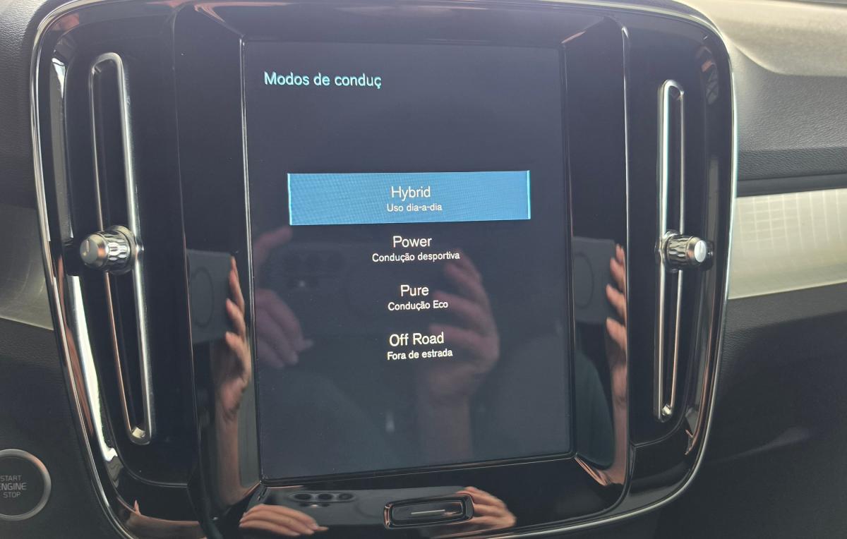 volvo-xc40-2022-hibrido-a-gasolina-1477cc