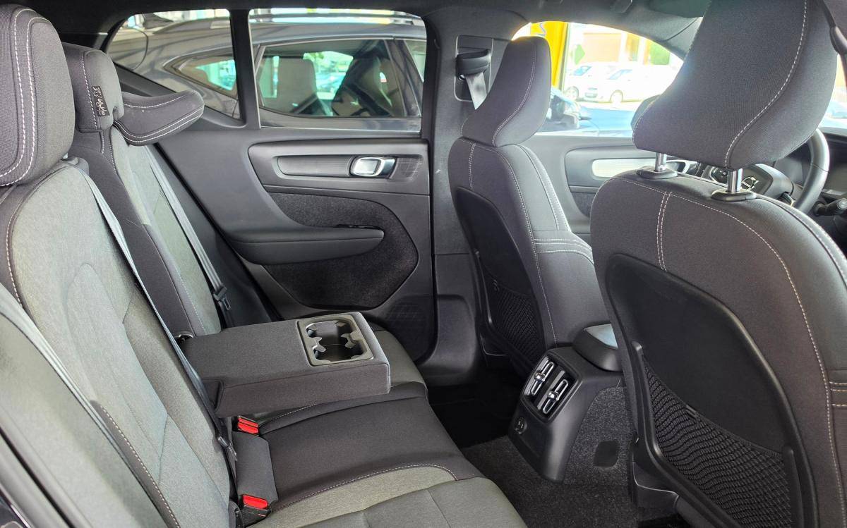 volvo-xc40-2022-hibrido-a-gasolina-1477cc
