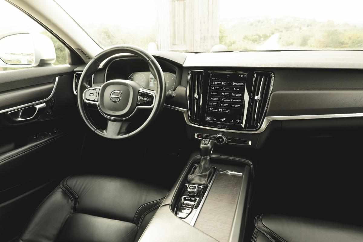 volvo-v90-d5-2-0-awd-2017-diesel-1969cc
