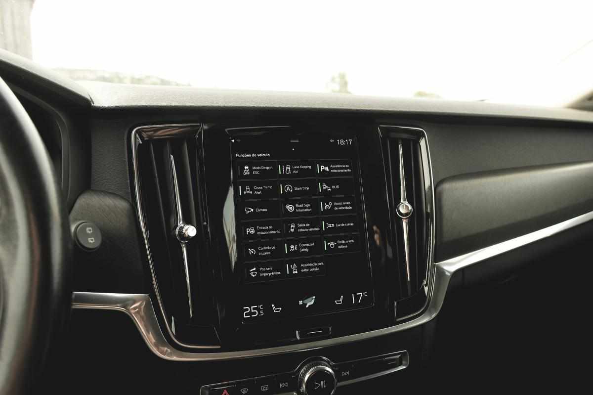 volvo-v90-d5-2-0-awd-2017-diesel-1969cc