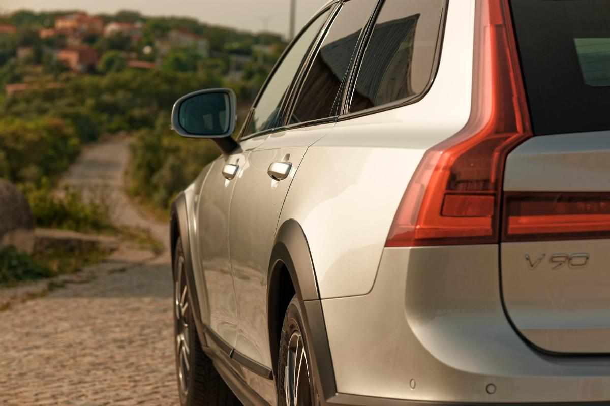 volvo-v90-d5-2-0-awd-2017-diesel-1969cc