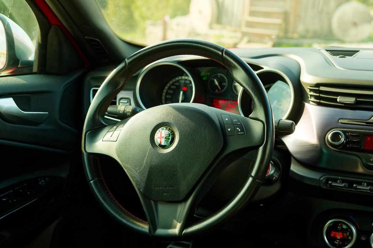 alfa-romeo-giulietta-1-75-tbi-2012-gasolina-1742cc