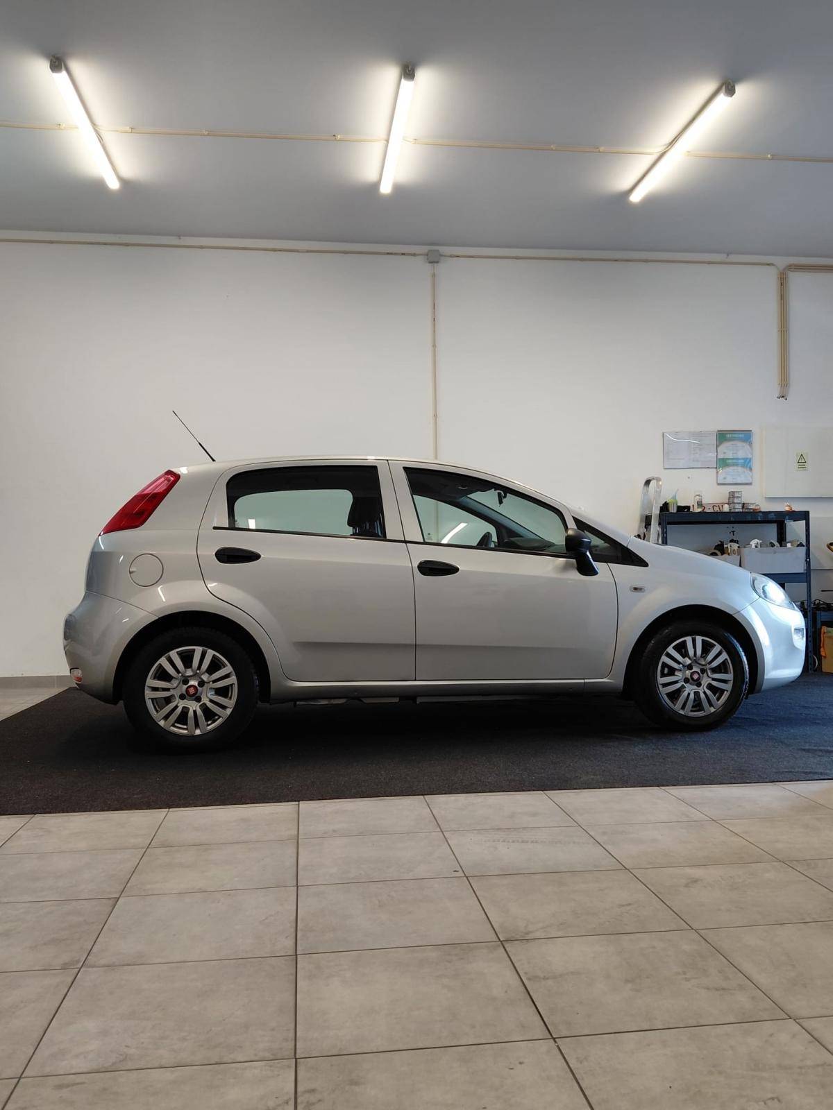 fiat-punto-2018-diesel-1248cc