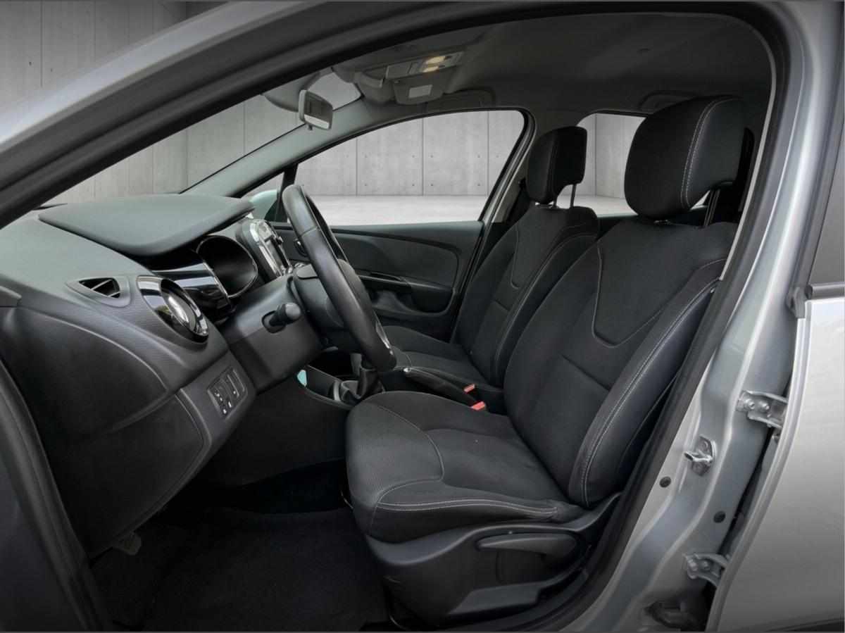renault-clio-sport-tourer-2014-diesel-1461cc
