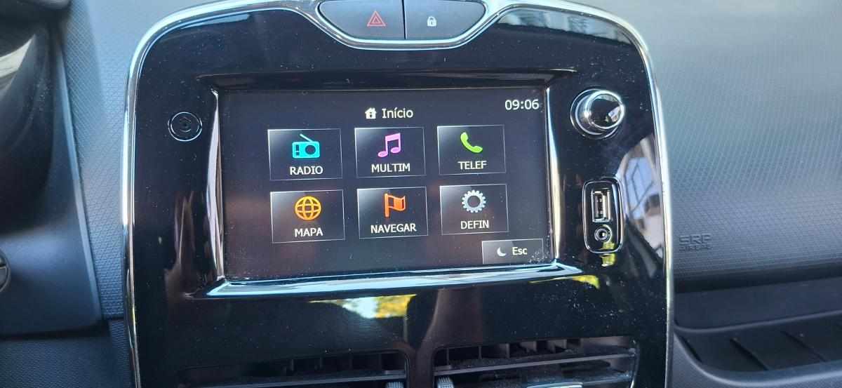 renault-clio-sport-tourer-2014-diesel-1461cc