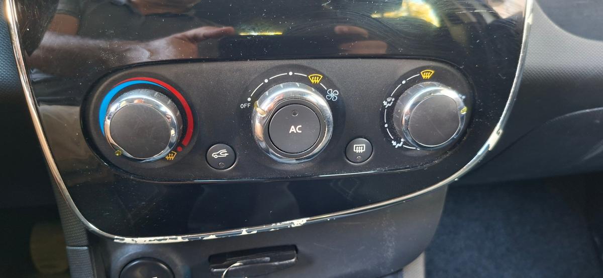 renault-clio-sport-tourer-2014-diesel-1461cc