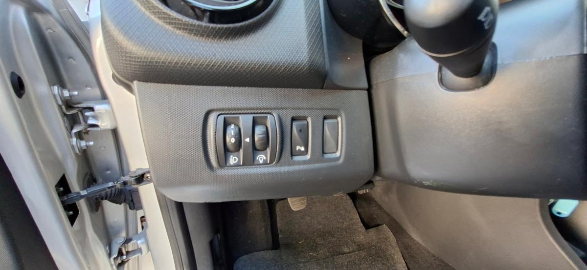 renault-clio-sport-tourer-2014-diesel-1461cc