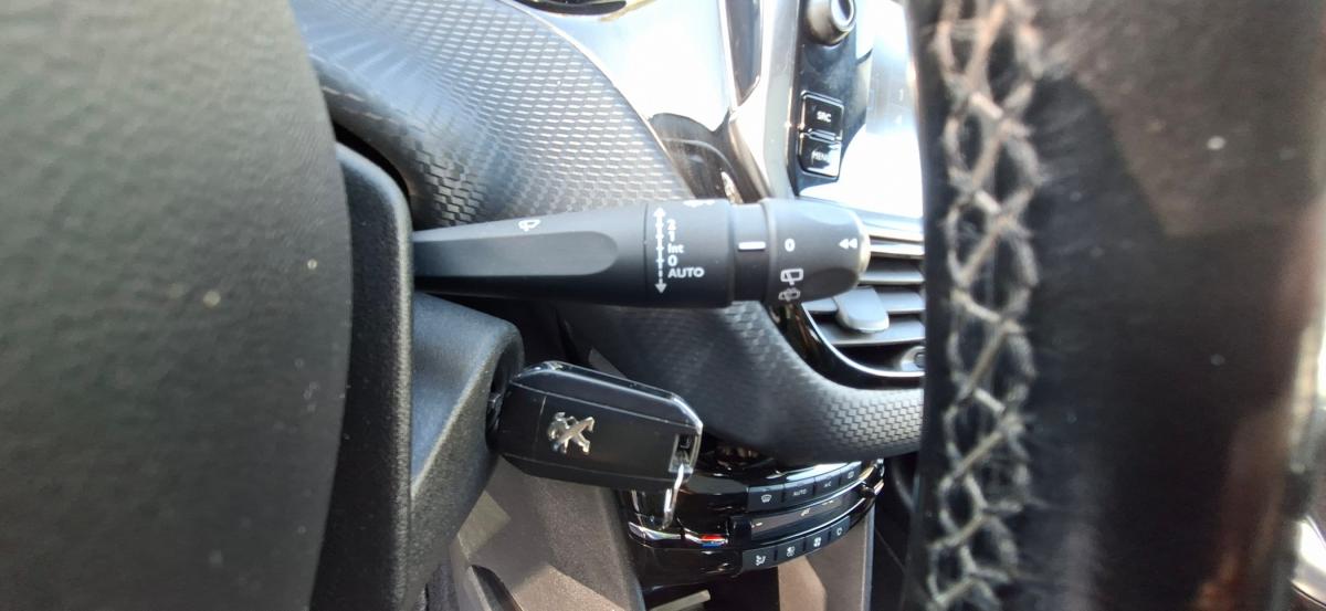 peugeot-2008-2016-gasolina-1199cc