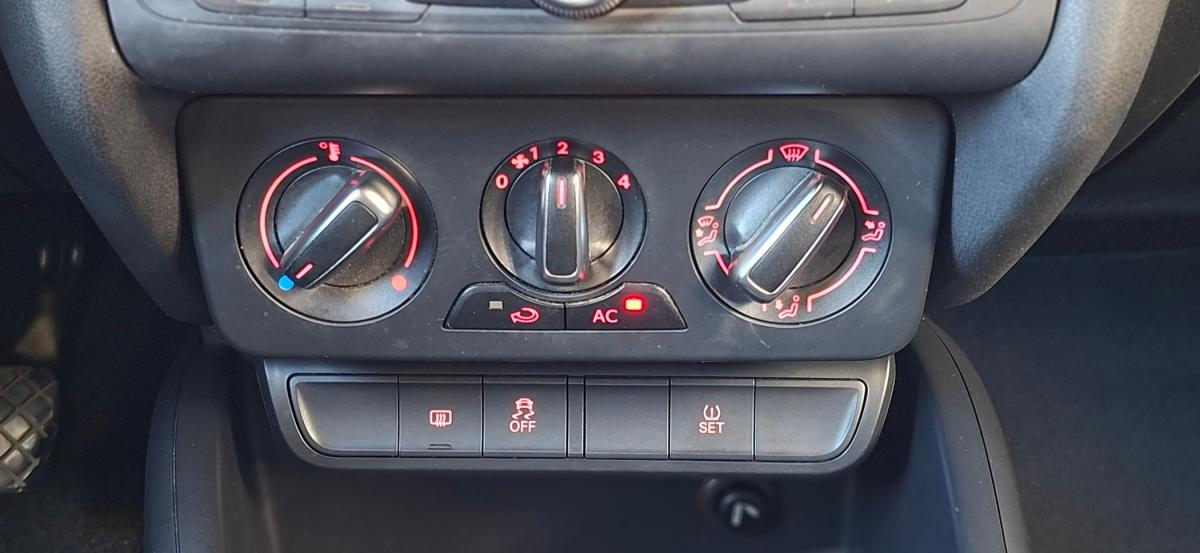 audi-a1-sportback-2014-diesel-1598cc