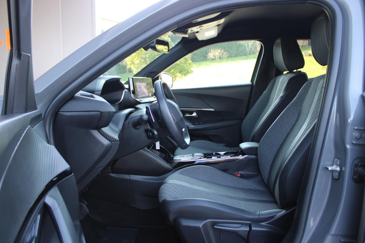 peugeot-2008-2023-gasolina-1199cc