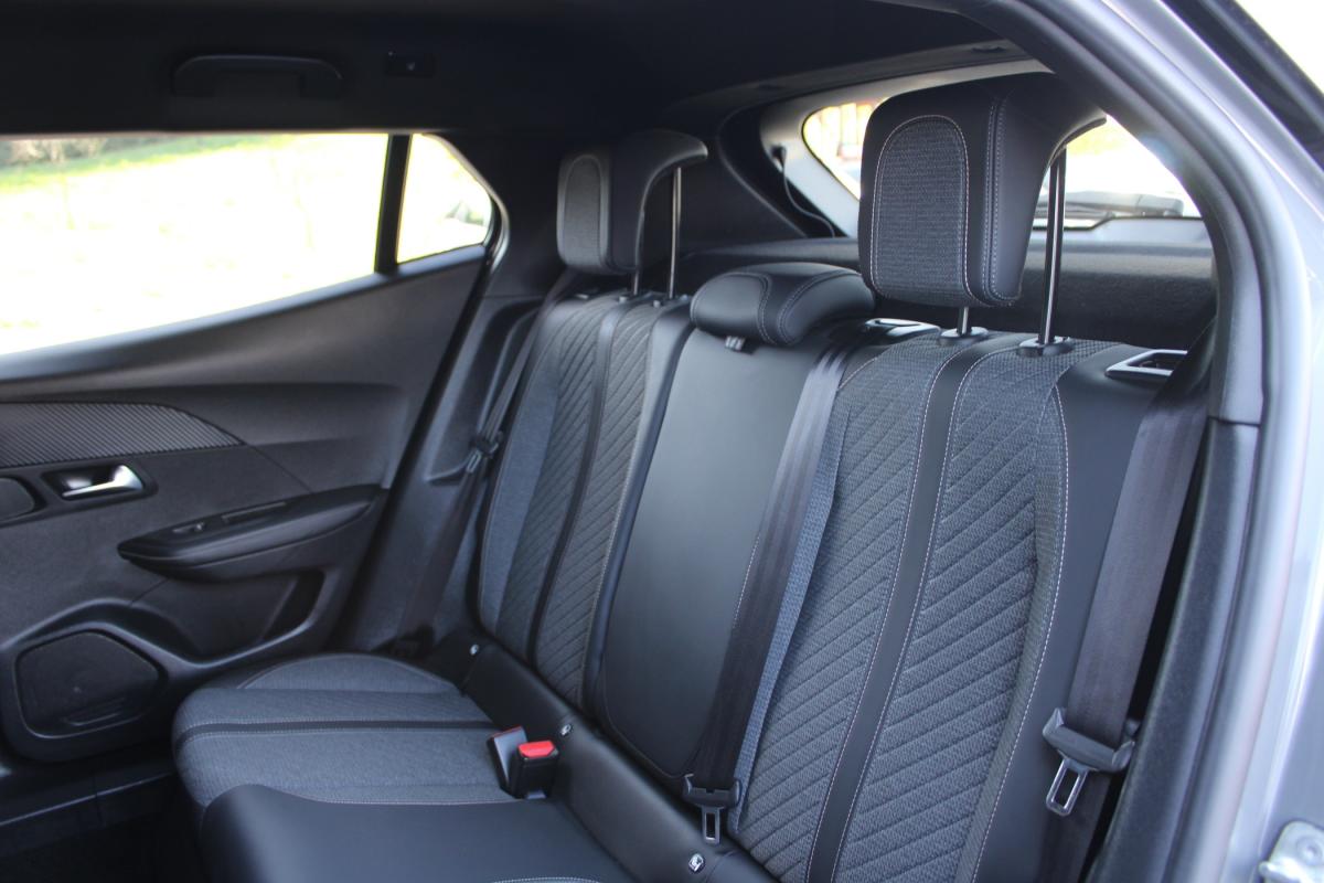 peugeot-2008-2023-gasolina-1199cc