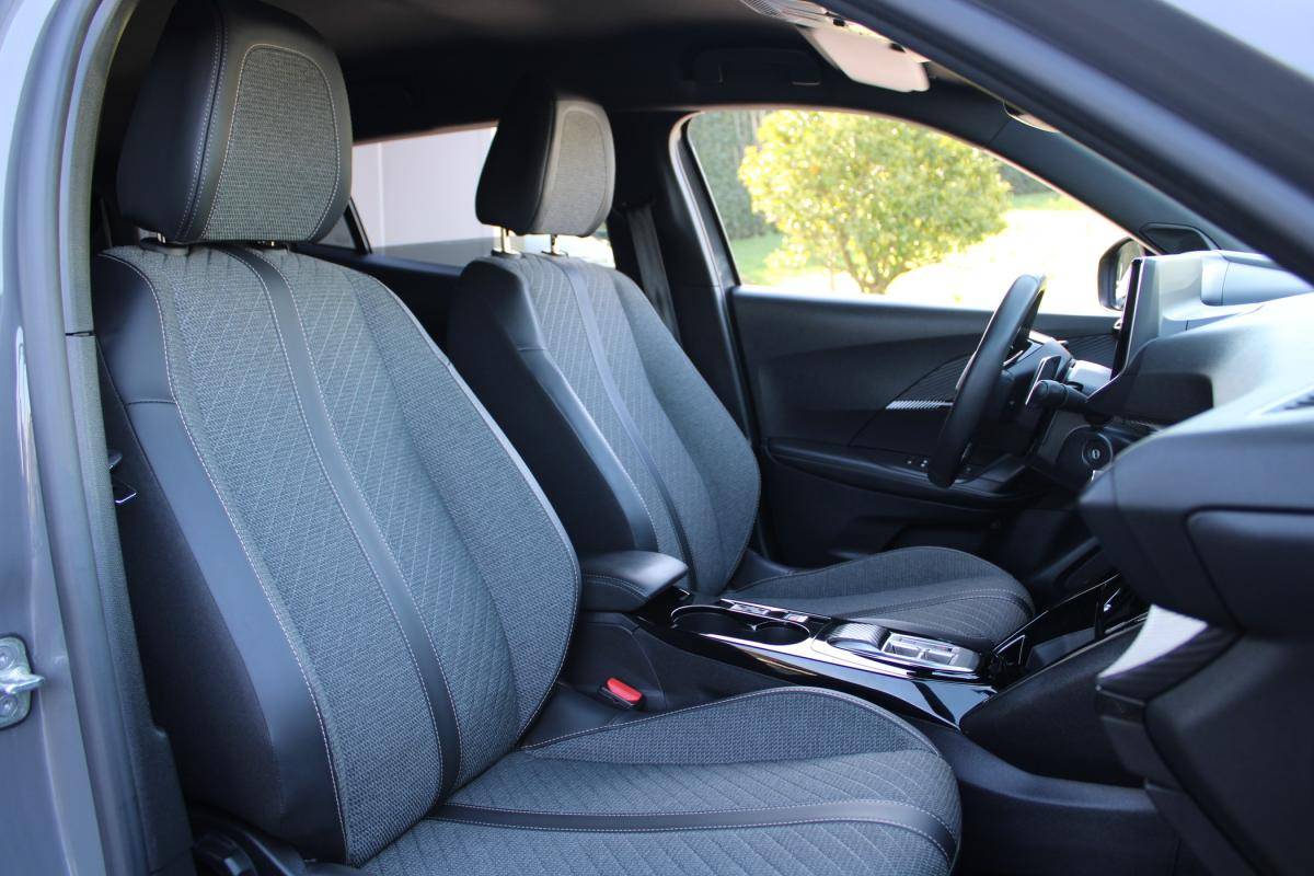 peugeot-2008-2023-gasolina-1199cc