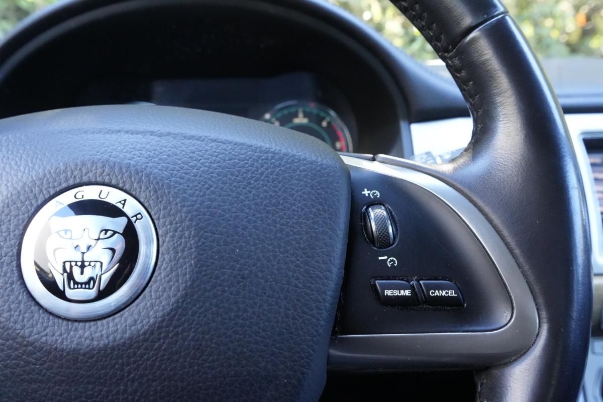 jaguar-xf-2013-diesel-2179cc