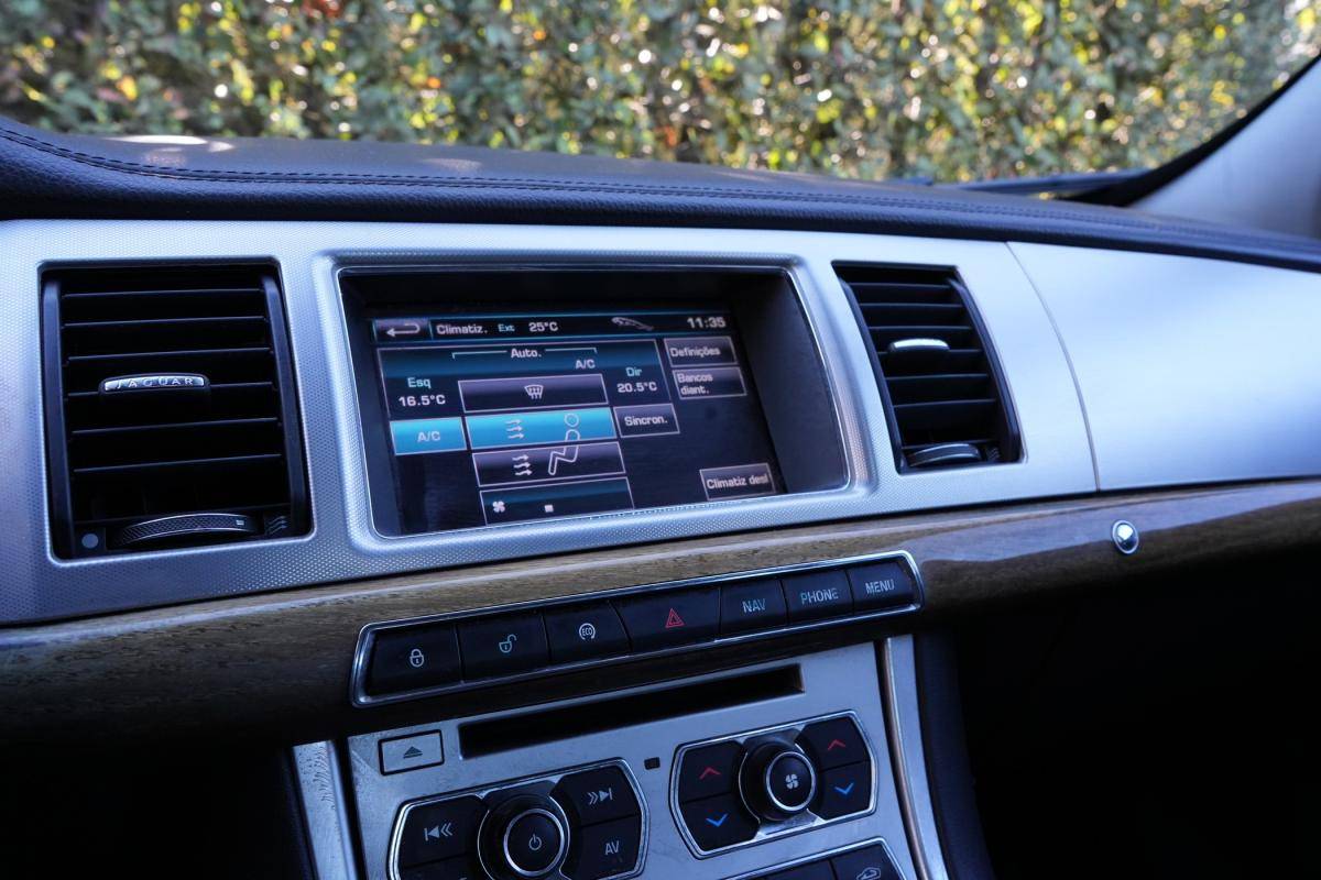 jaguar-xf-2013-diesel-2179cc