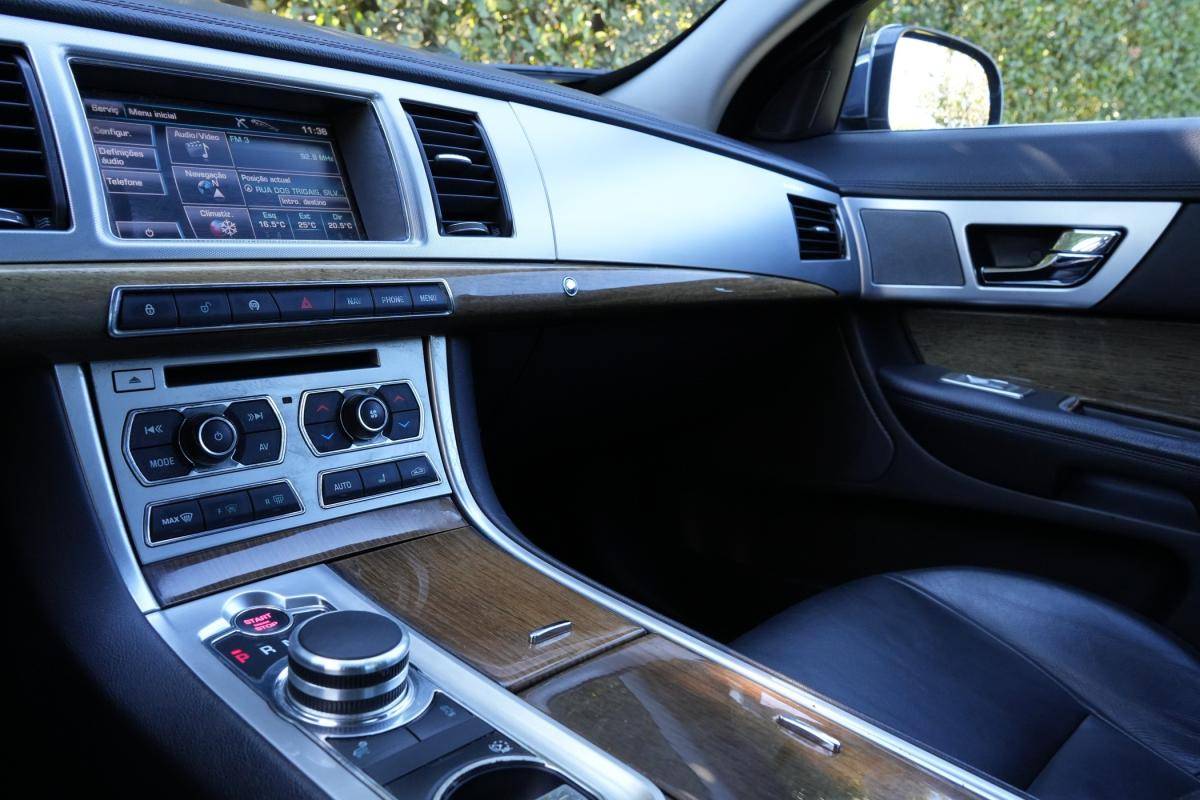 jaguar-xf-2013-diesel-2179cc