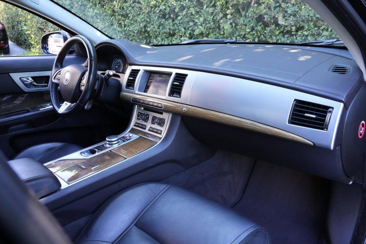jaguar-xf-2013-diesel-2179cc