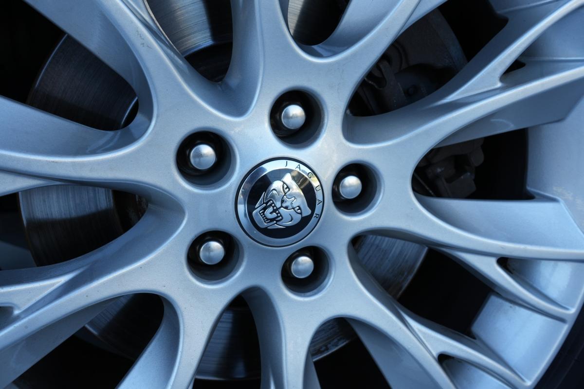 jaguar-xf-2013-diesel-2179cc