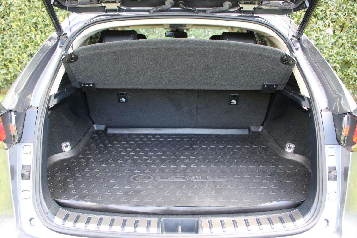 lexus-nx-2019-hibrido-a-gasolina-2494cc
